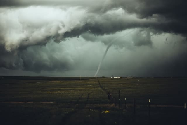 5 Must See Documentaries On Tornadoes